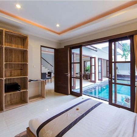 White Lotus Villas Seminyak Buitenkant foto