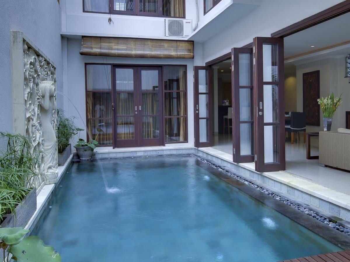 White Lotus Villas Seminyak Buitenkant foto
