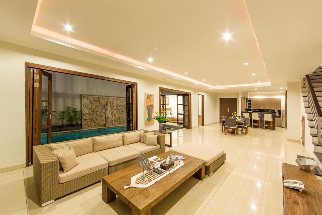 White Lotus Villas Seminyak Buitenkant foto