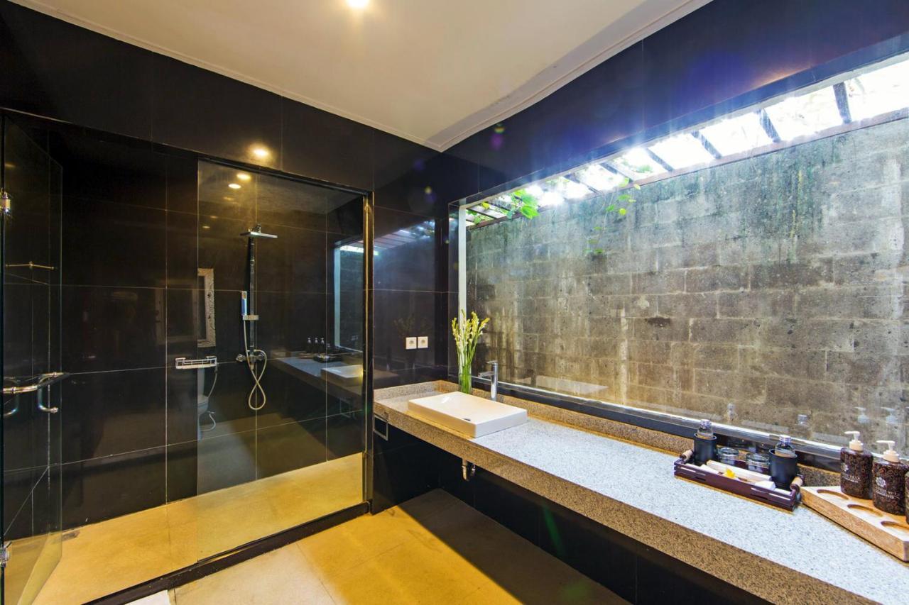 White Lotus Villas Seminyak Buitenkant foto