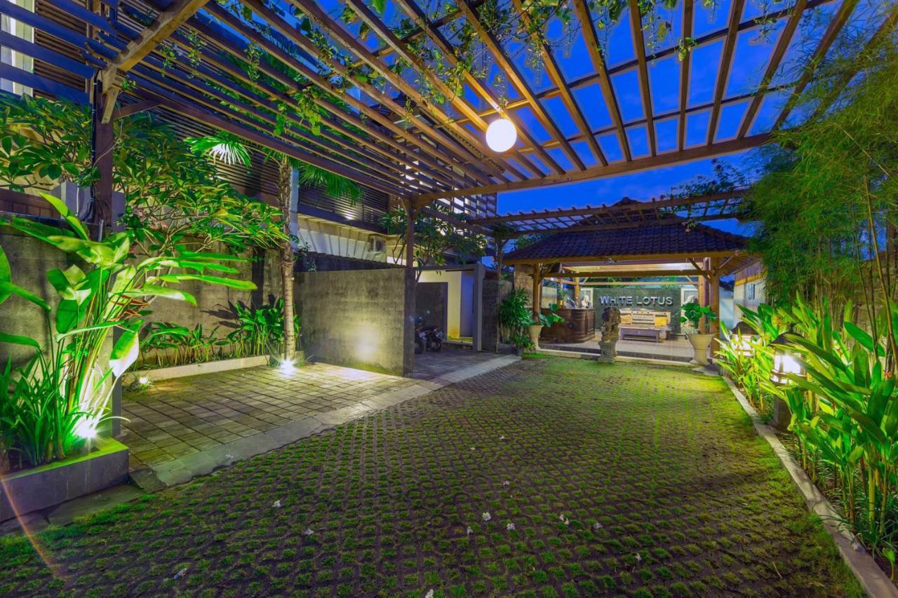 White Lotus Villas Seminyak Buitenkant foto